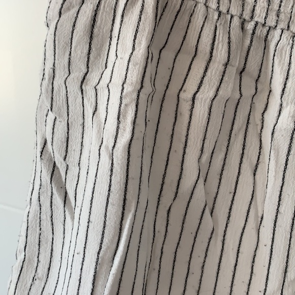 American Eagle Flowy Striped Shorts - Picture 3 of 3